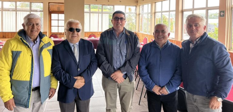 Emotiva despedida del Departamento de Educación por traspaso al SLEP