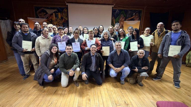 Dirigentes y líderes sociales de Quemchi recibieron certificación en liderazgo y autogestión comunitaria