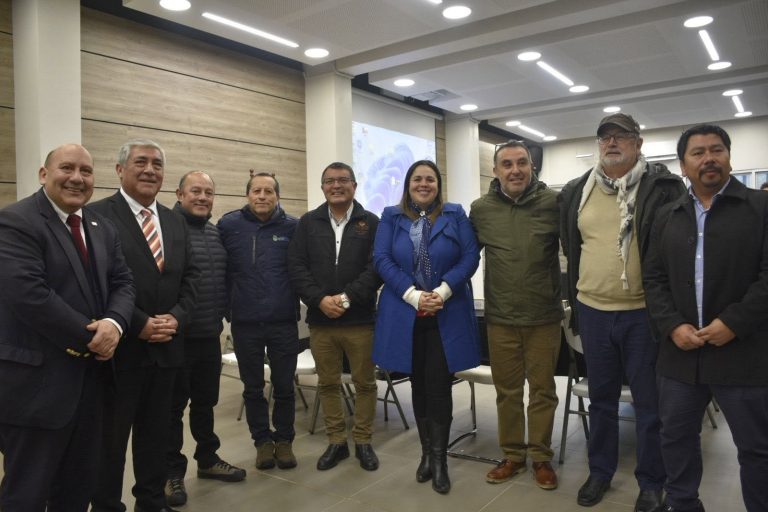 Alcalde Javier Ugarte participó en jornada para avanzar en una solución definitiva a la gestión de residuos en Chiloé
