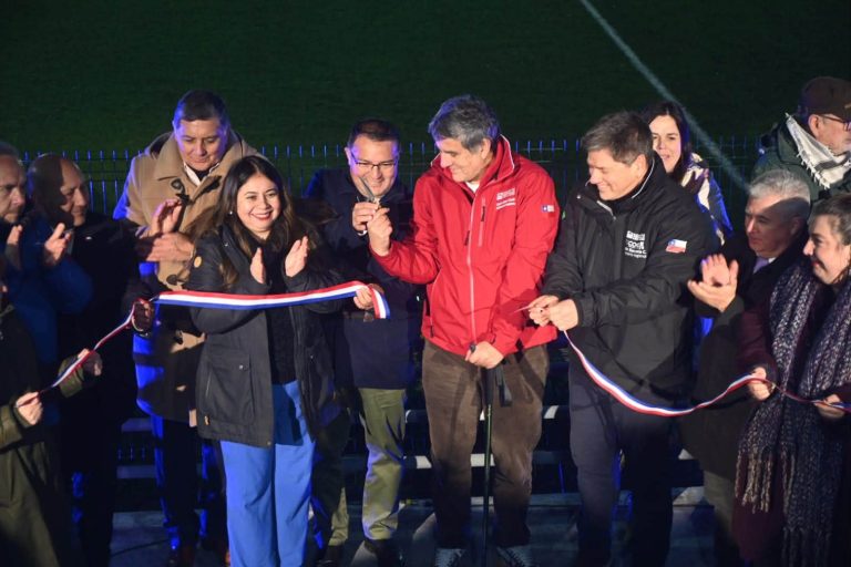 Una jornada inolvidable se vivió en la inauguración del Estadio Municipal de Quemchi