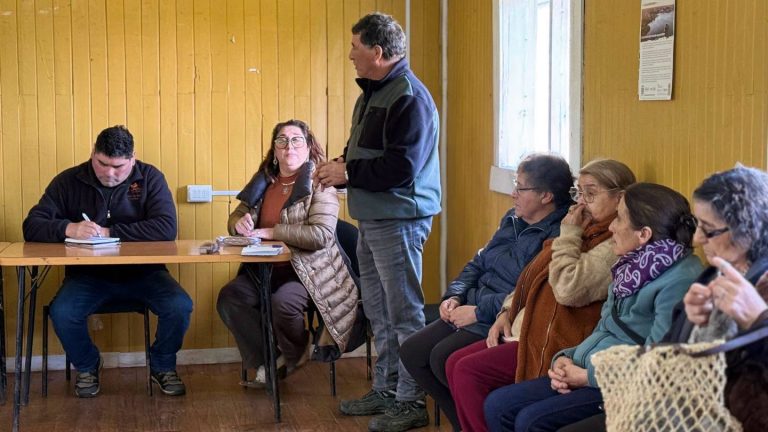 Autoridades y vecinos abordan futura reanudación de obras en la Ruta Interior de Huite